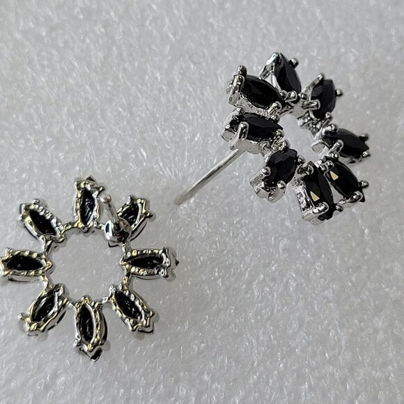Black Mini earrings - Picture 6 of 8